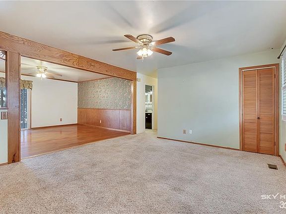 5th image of 209 SE 12th St
