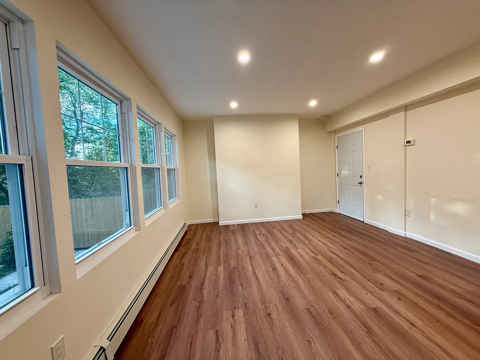 1 bed, 800 sqft, $2,100 — Photo 3