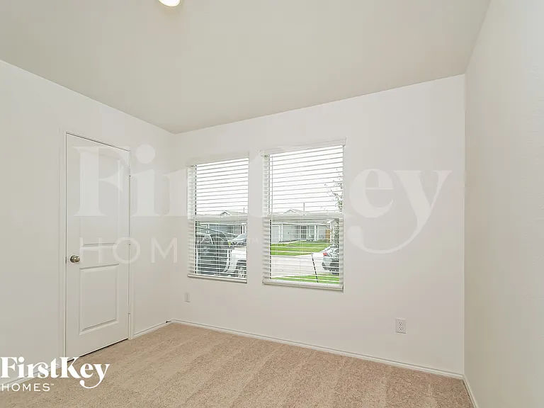 1333 Plum Rd — Photo 12