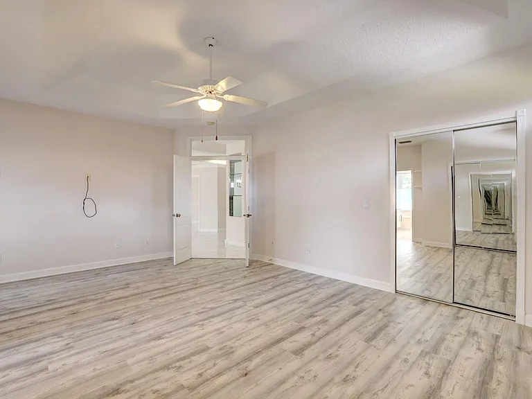 8028 Plantation Lakes Dr — Photo 20