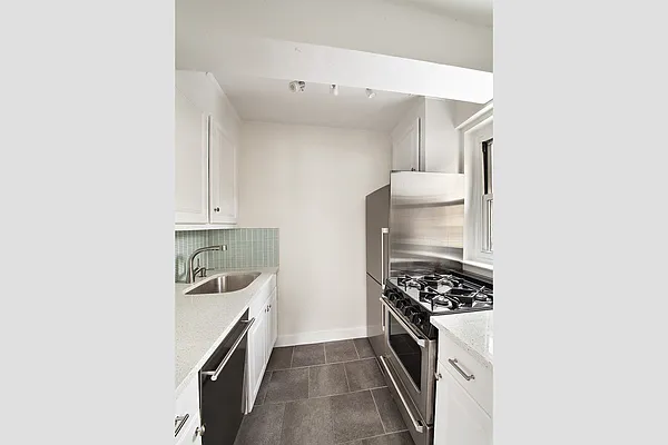 Sold by Stribling | media 3