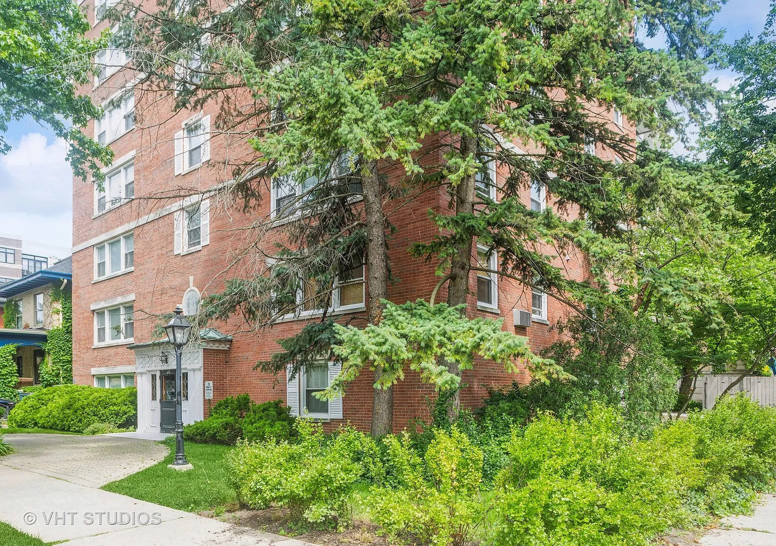 2 bed, 1250 sqft, $2,490 — Photo 1
