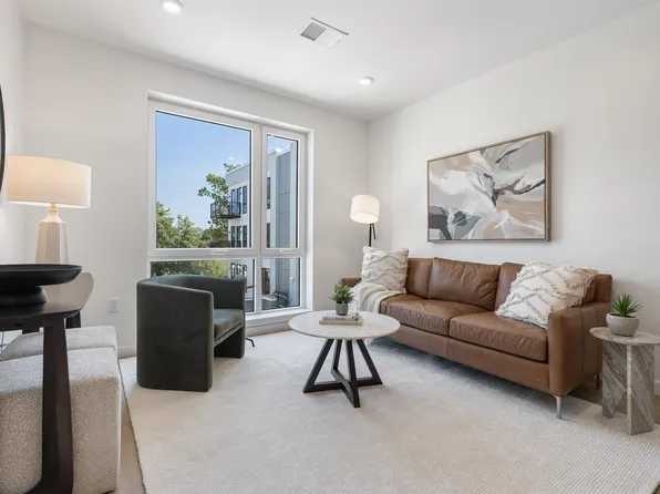 80 Constitution Avenue #216, Portsmouth, NH 03801