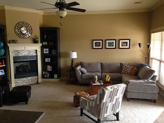 3rd image of 100 NE Lake Forest Ln
