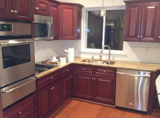 913 Tree St, Philadelphia, PA 19148