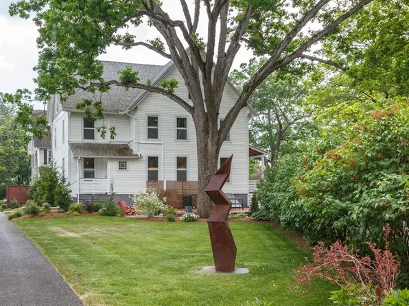 13 Holt Street, Concord, NH 03301