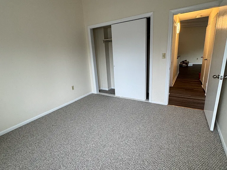 18 Westgate Dr — Photo 8