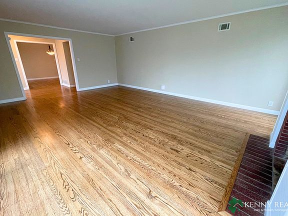 5th image of 207 Ravenwood Way