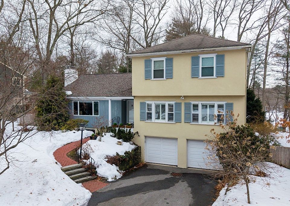 1st image of 90 Elmwood Rd