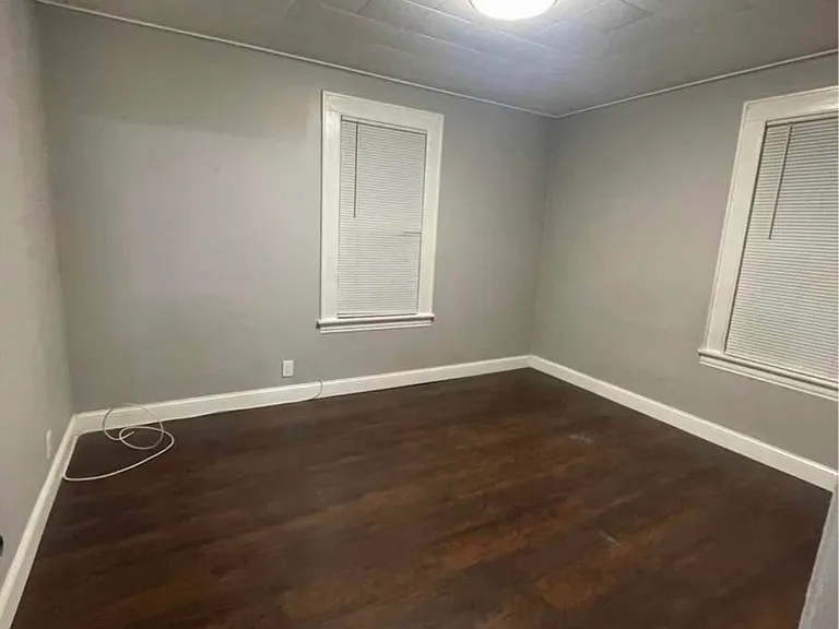 28 Higgins Ave — Photo 3