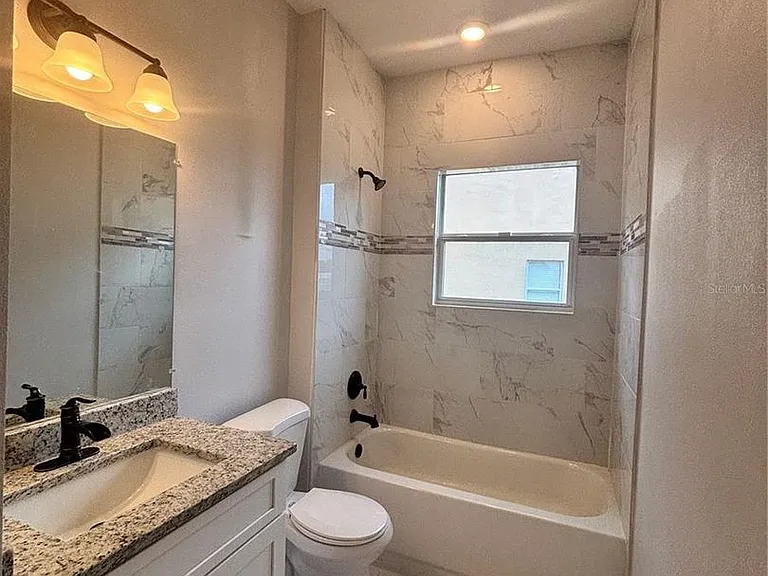 423 Churchill Ct — Photo 7