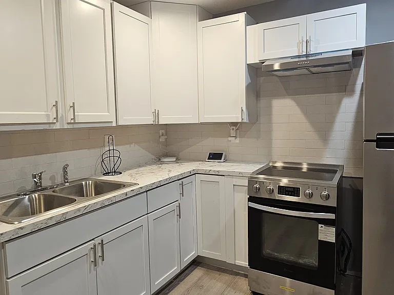 814 N Port St #0 — Photo 5