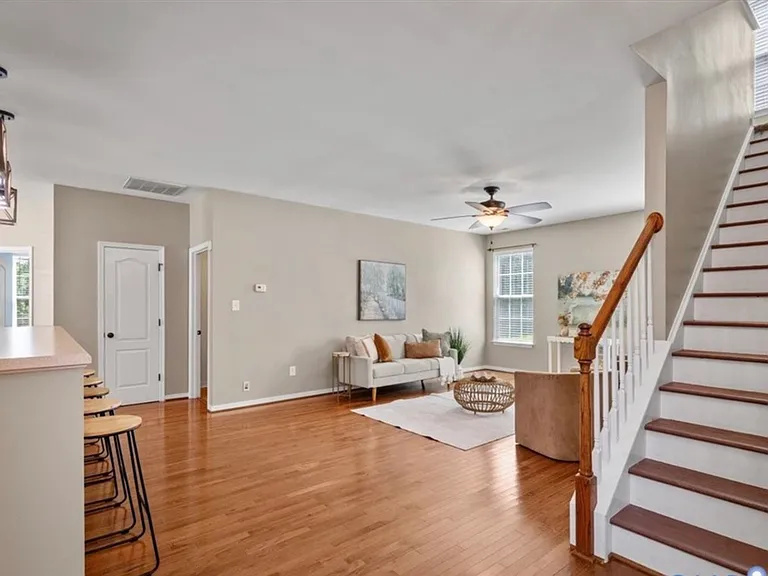 7319 Vicenzo Dr — Photo 4