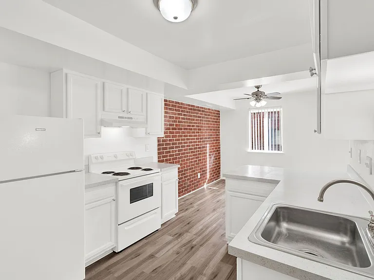 Riverside Townhomes — Photo 17
