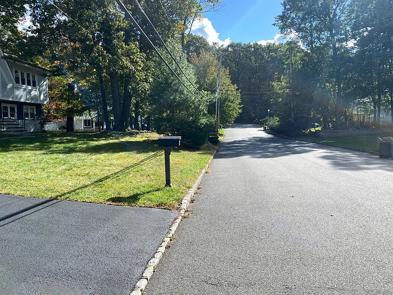 25 Cottage Pl — Photo 28