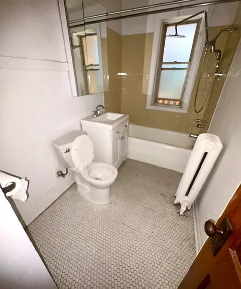 3302 Clinton Ave #2E — Photo 8
