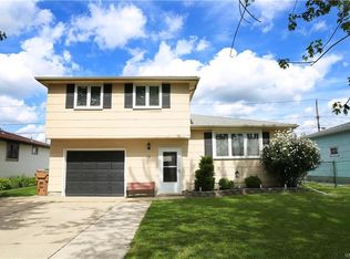16 Basswood Dr, Cheektowaga, NY 14227