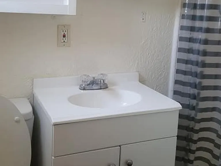 163 W 16th St #10 — Photo 5