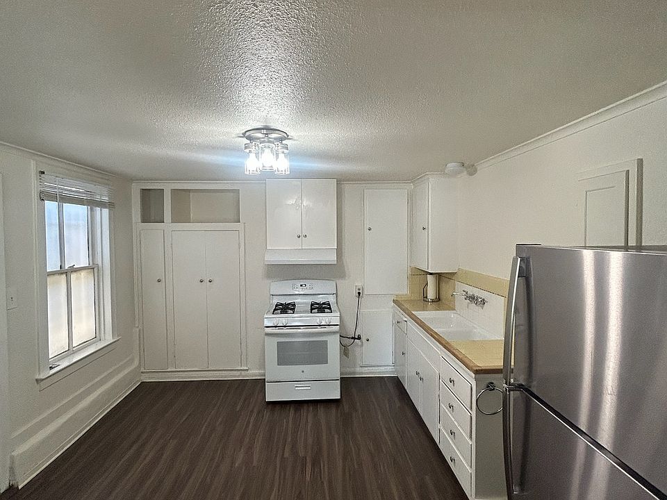 1st image of 326 Capitol St #B