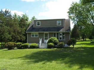 87 Robbins Rd, Branchburg, NJ 08876