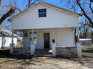 1606 N Rogers Ave, Springfield, MO 65803