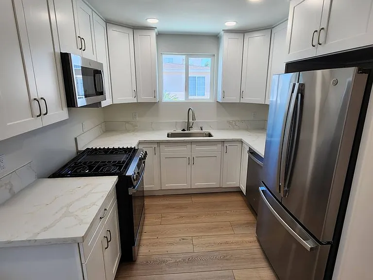 1531 Burton Street — Photo 3