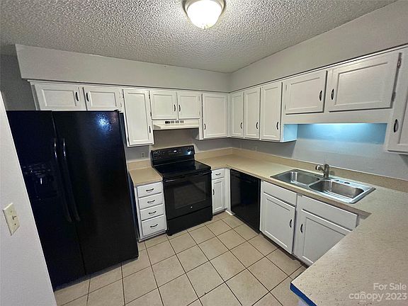 3rd image of 7108 Winery Ln