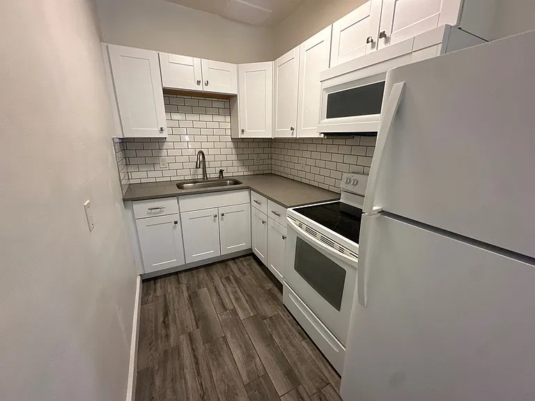 5914 E Washington St #8 — Photo 6