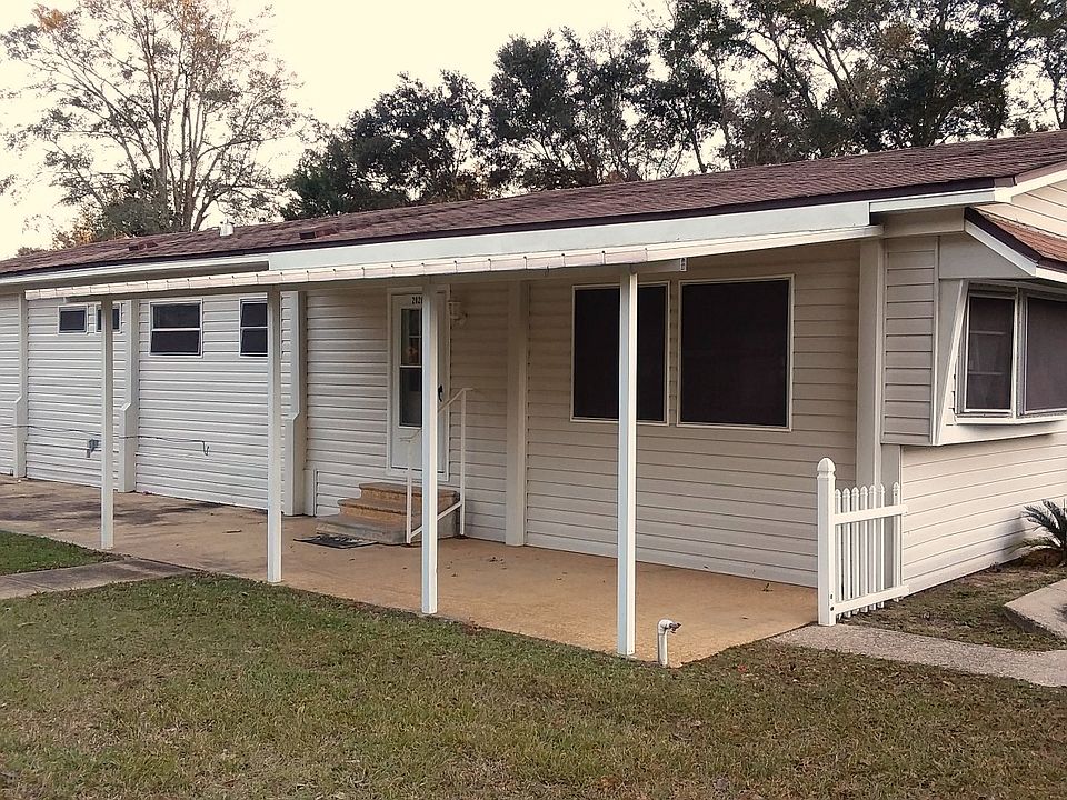 1st image of 2028 N Roberts Cir
