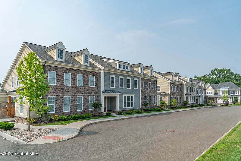 2nd image of 5 Cambridge Way