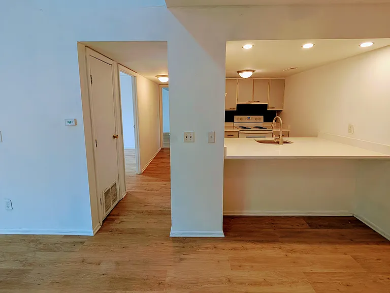 1085 Merrimar Cir N #F — Photo 4