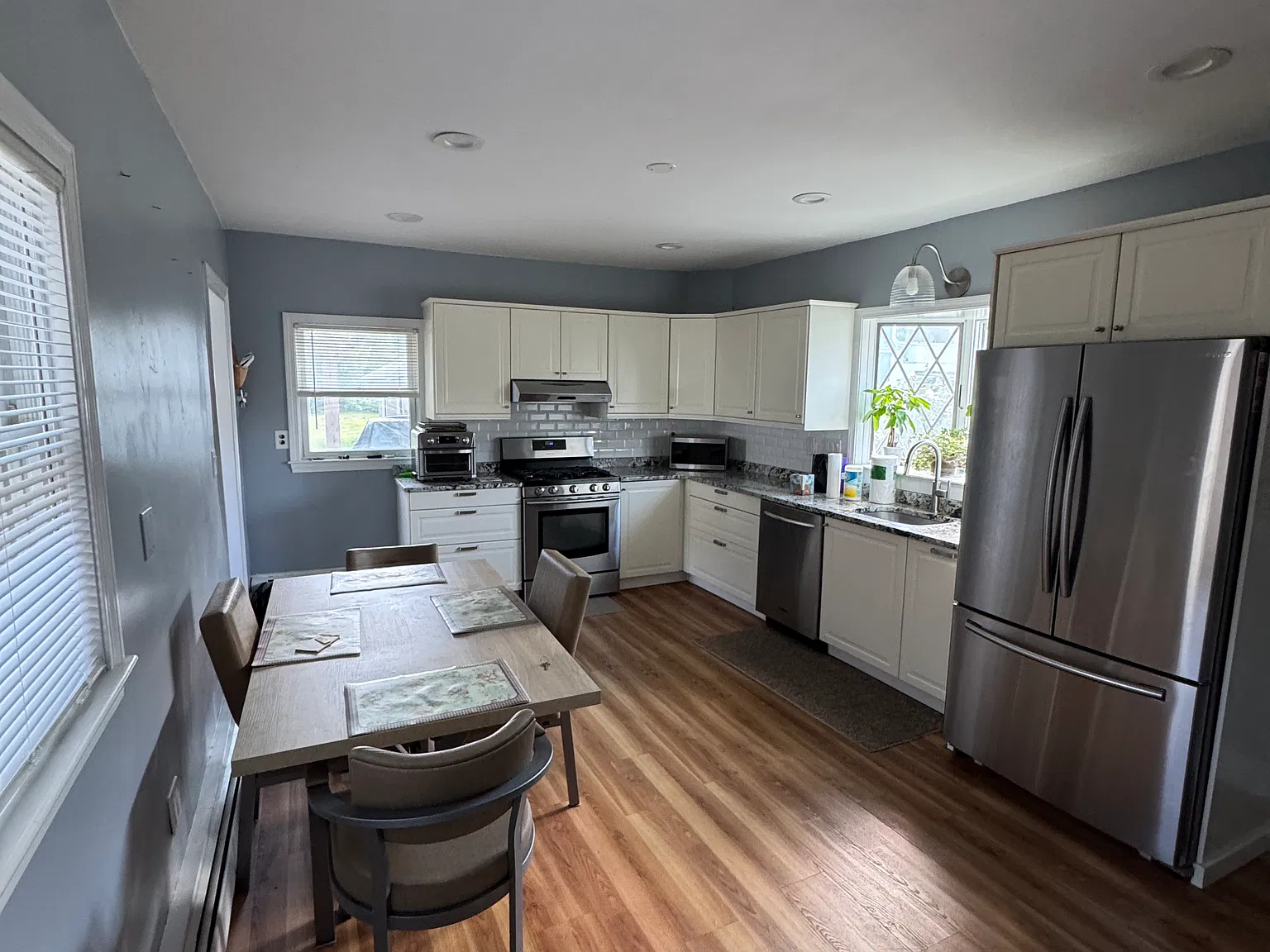 4 bed, 1700 sqft, $4,250 — Photo 2