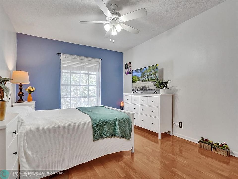 Imperial Point Colonnades Condominiums 2250 NE 66th St Fort