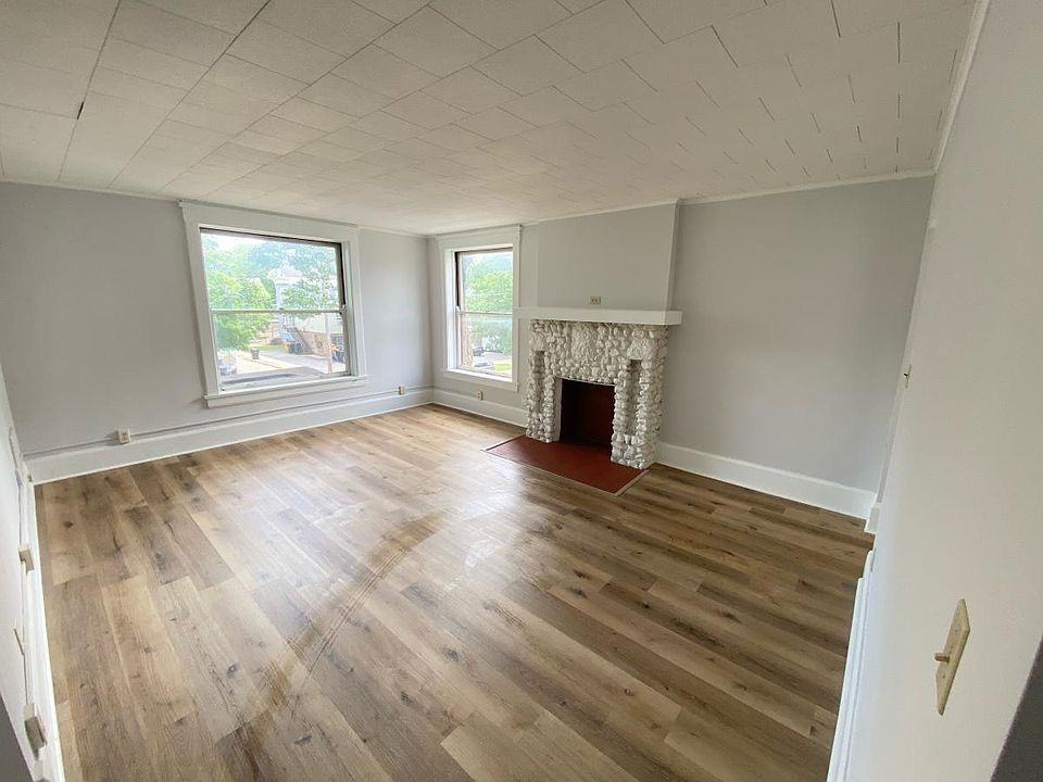 2nd image of 602 E Grove St #2A
