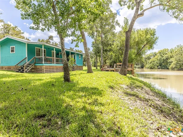 1932 Guadalupe River Dr, Tivoli, TX 77990