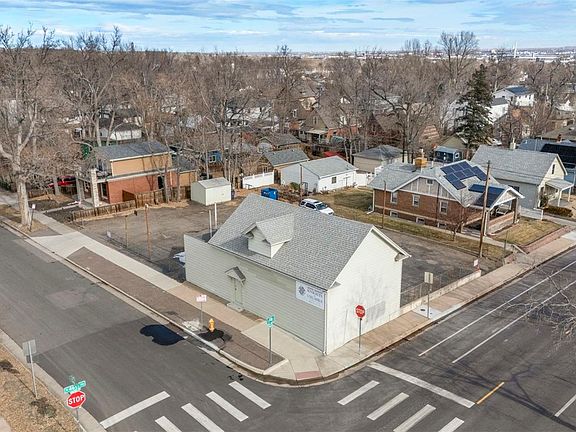 3rd image of 4600 N Clay Street