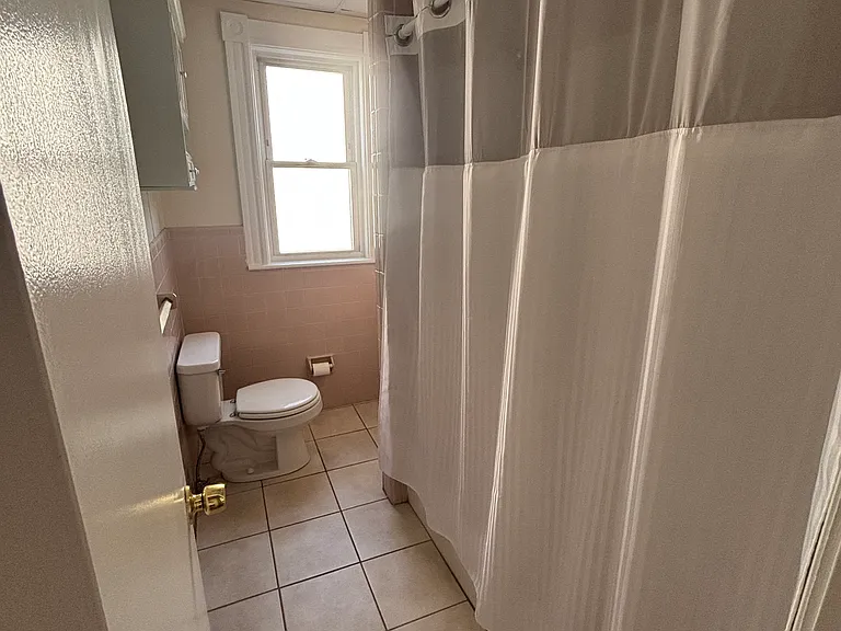 16 Hale Ave #1 — Photo 8