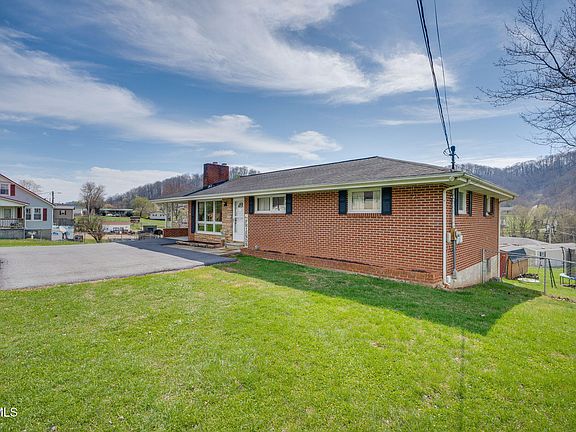 3rd image of 530 E Carters Valley Rd