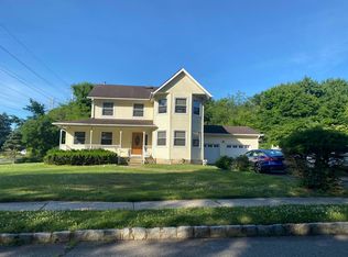 1 Mink Run Ct, North Brunswick, NJ 08902