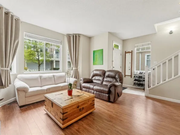 7501 Cumberland St #76, Burnaby, BC V3N 4Y6