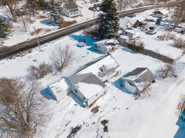 2 Mary St, McKellar, ON P0G 1C0