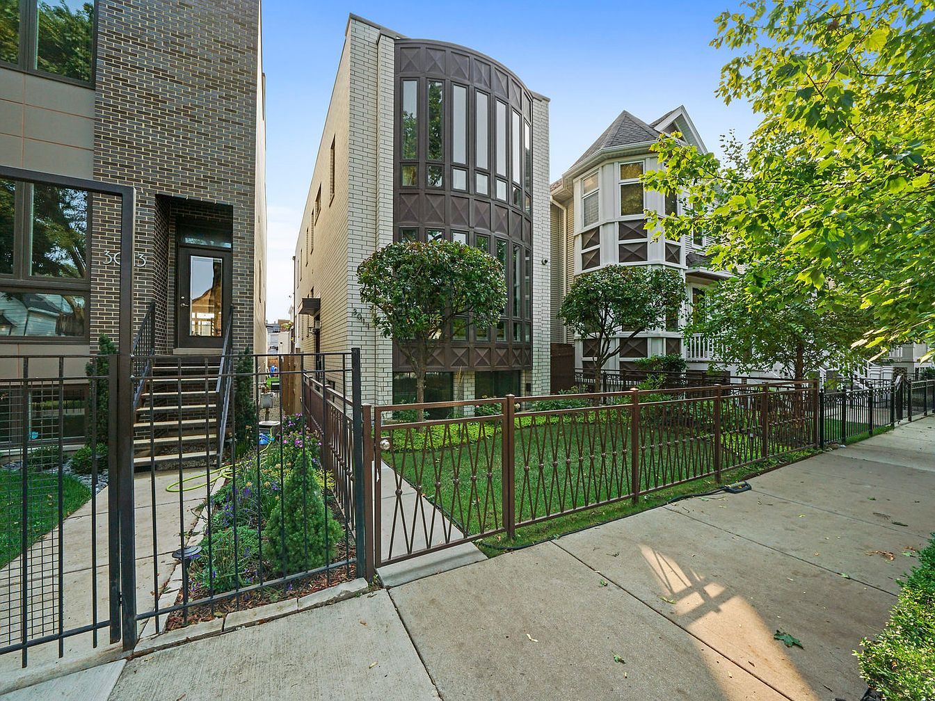 3011 N Oakley Ave, Chicago, IL 60618 | Zillow