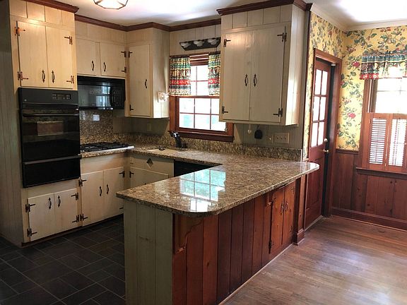 4th image of 605 NE Kinney St