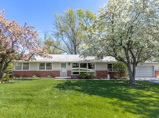 4S629 Radcliff Rd, Naperville, IL 60563