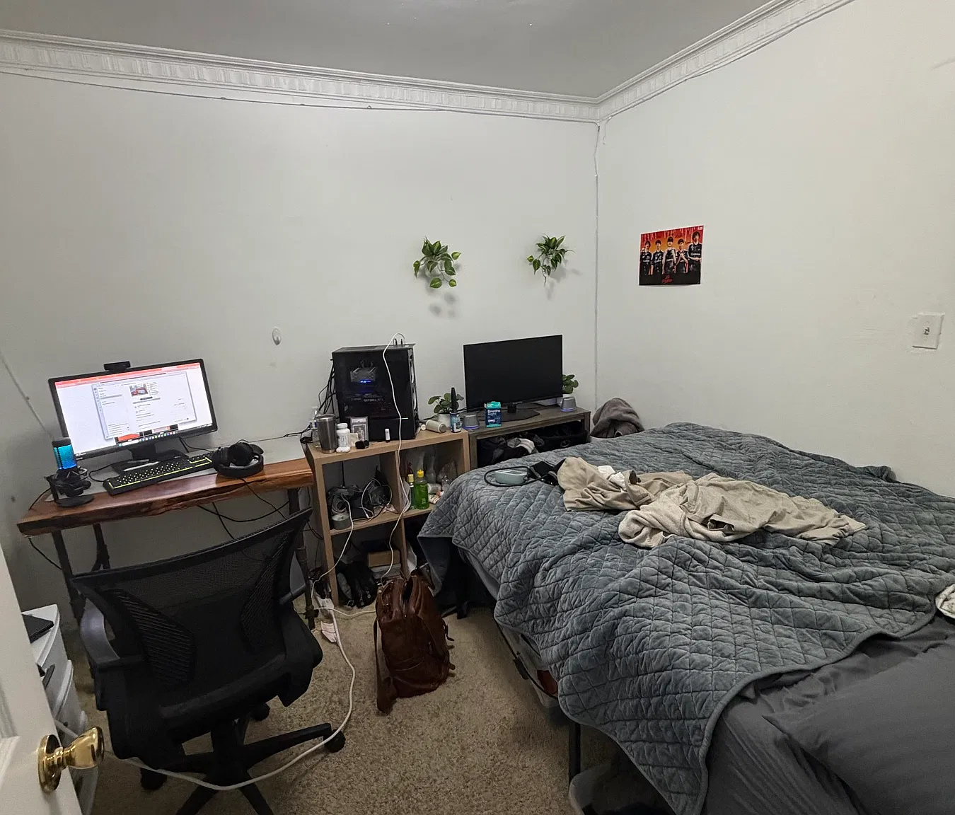 3 bed, $1,385 — Photo 1