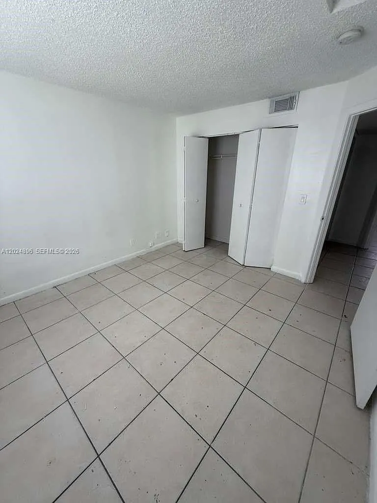 Pembroke Pines No 3 — Photo 1