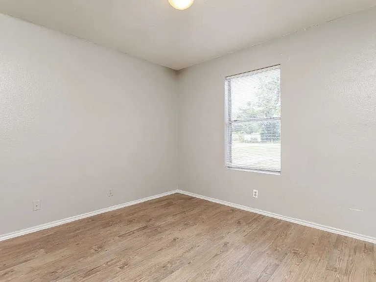 6801 Stonleigh Pl #B — Photo 12