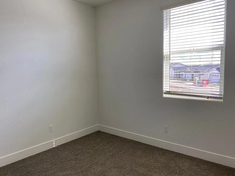 2454 Fidalgo Way — Photo 31