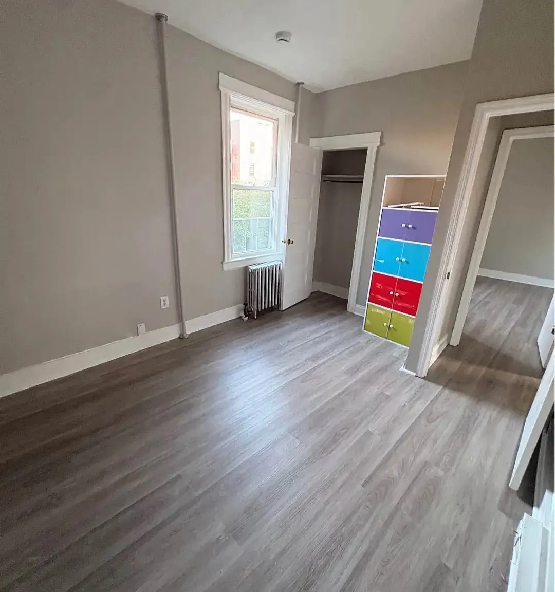 3 bed, $2,050 — Photo 4