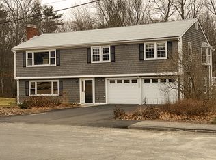 15 Longmeadow Rd, Medfield, MA 02052